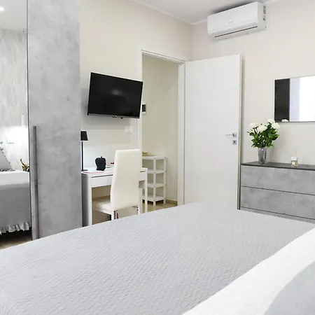 Porta Napoli Holidays Σουλμόνα